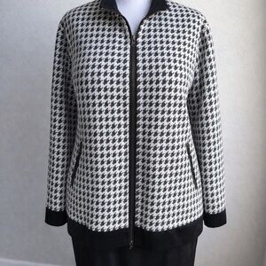 Chico's Traveler’s Black & White Houndstooth Zip Jacket l Career to Travel Chic